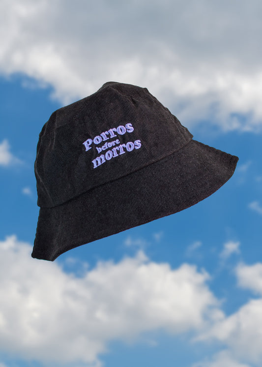 Bucket Hat "Porros Before Morros" color negro